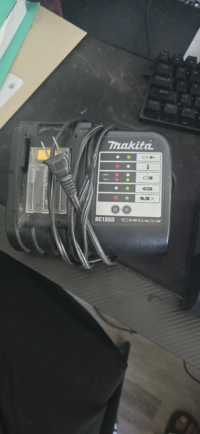 Makita DC18SD Battery Charger