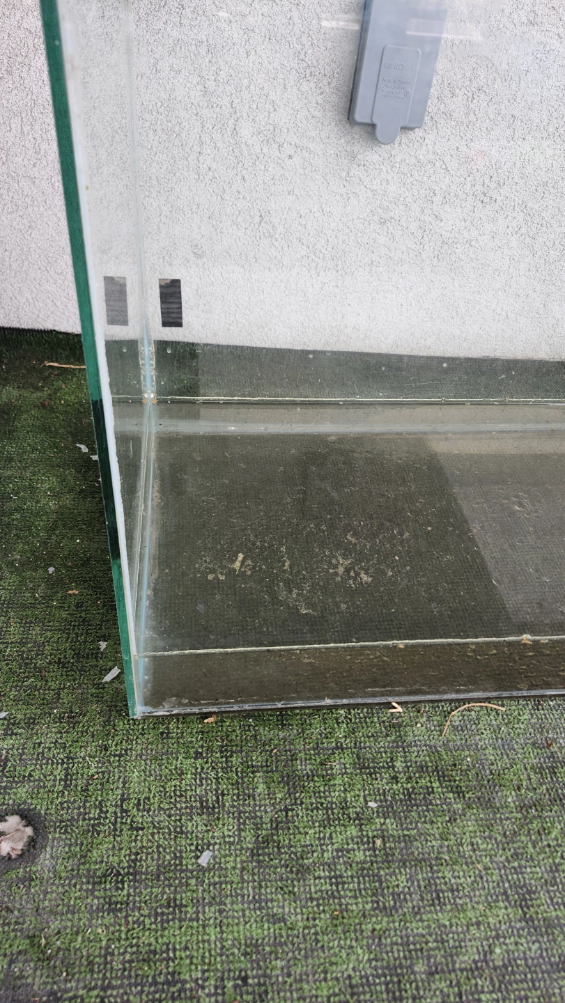 Glass Aquarium Tank - photo 2