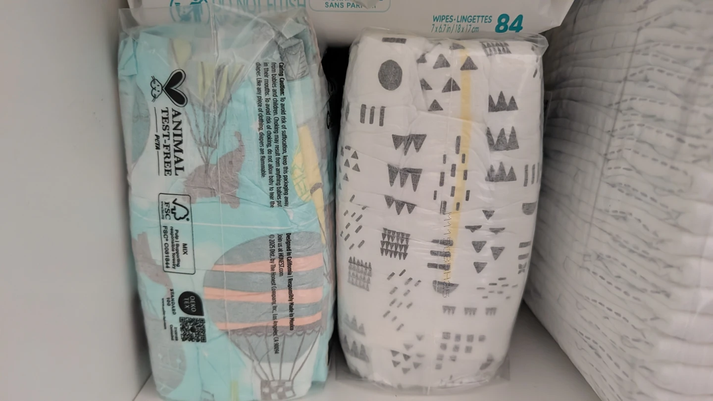 Size 1 diapers - photo 2