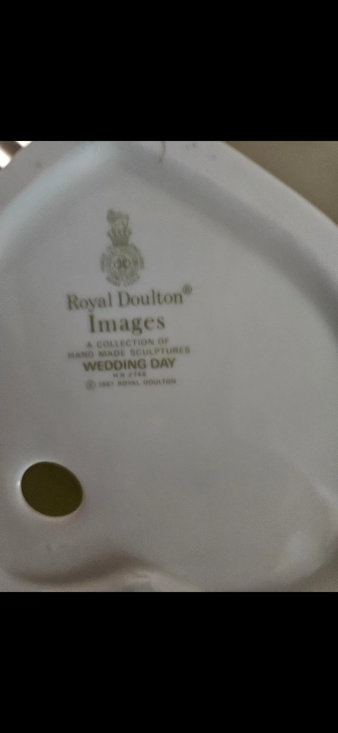 Royal Doulton "Wedding Day" Figurine - photo 2