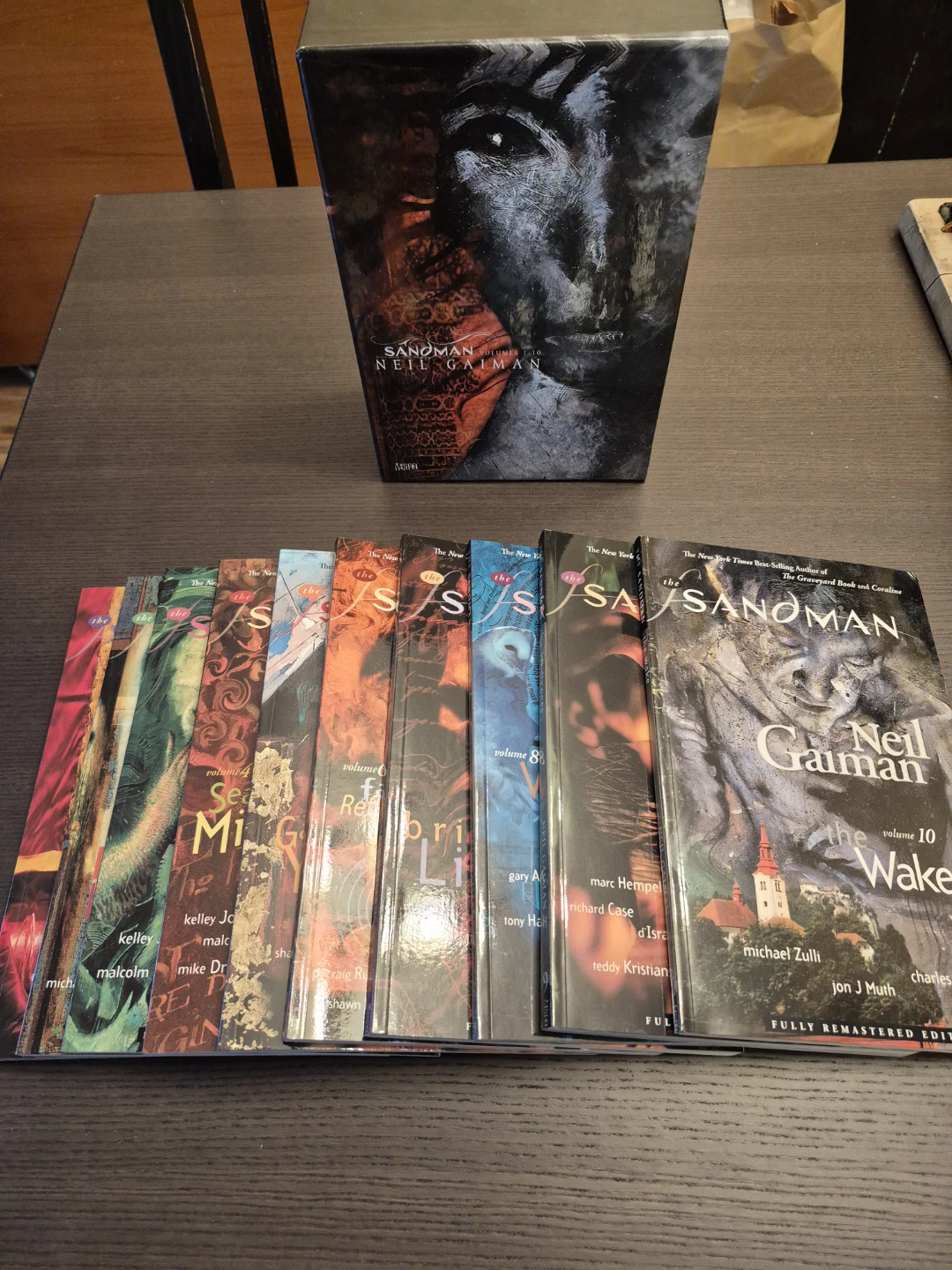 The Sandman by Neil Gaiman Volumes 1-10 - photo 2