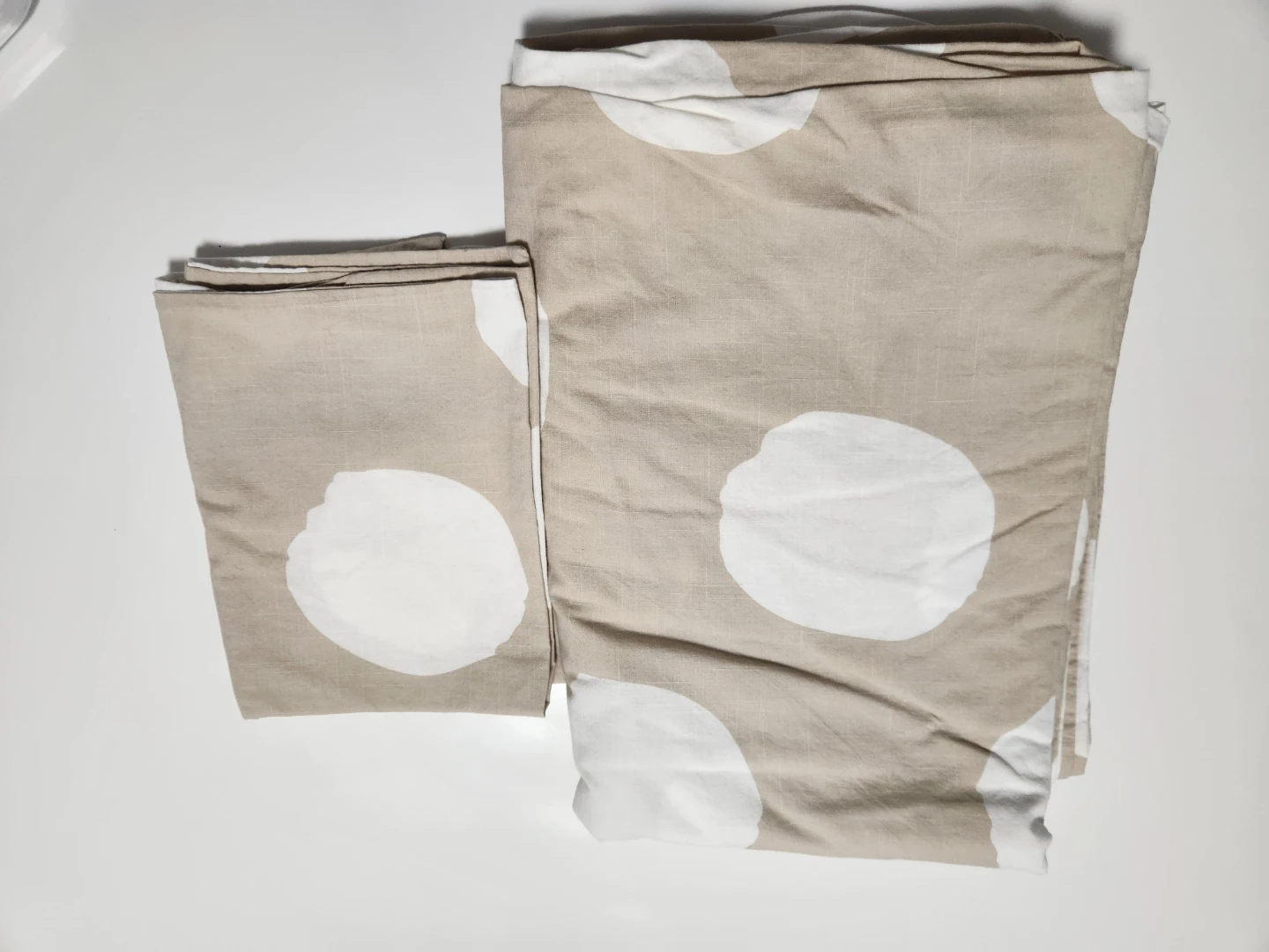 Duvet Cover and Pillowcase Set - Beige with White Polka Dots - photo 2