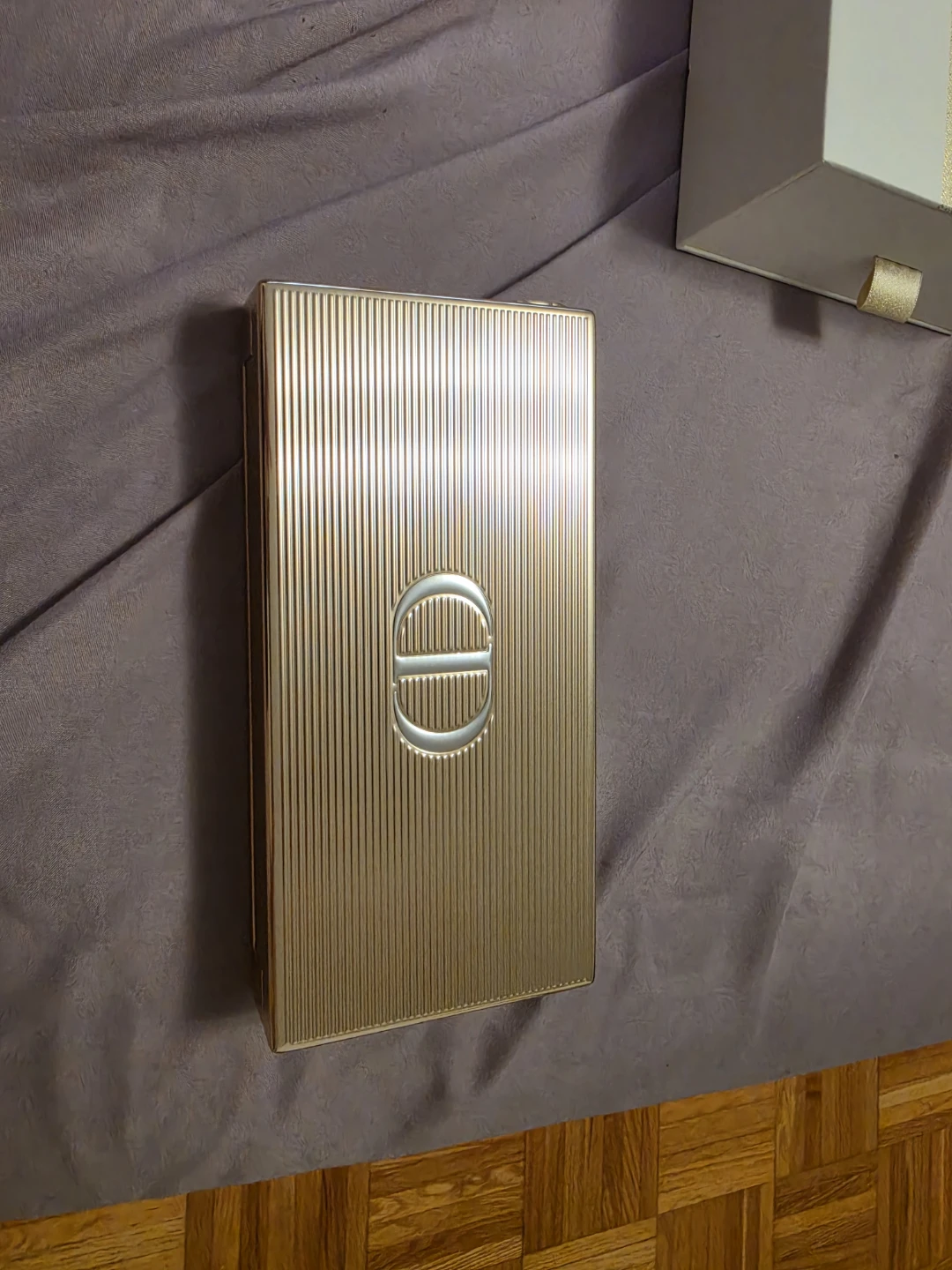 Dior gold clutch holiday 2023 collection - photo 3