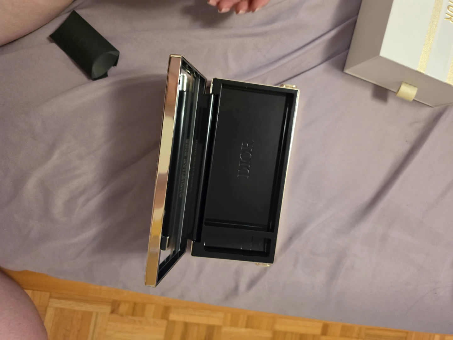 Dior gold clutch holiday 2023 collection - photo 4