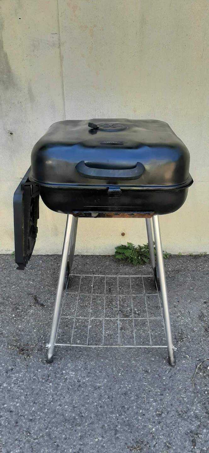 Black Portable Charcoal BBQ Grill