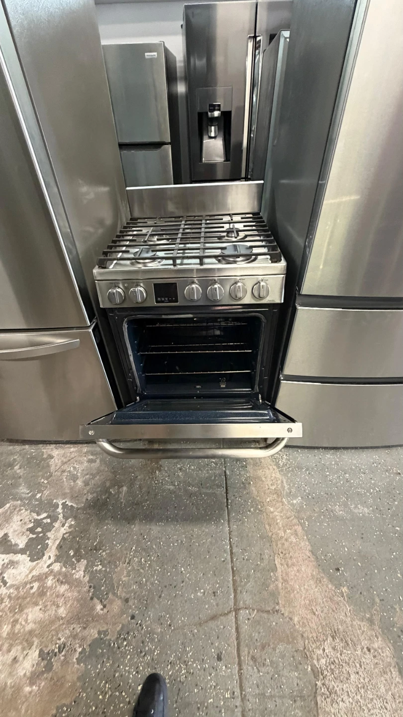 Haier 24in Stainless steel gas stove - photo 2