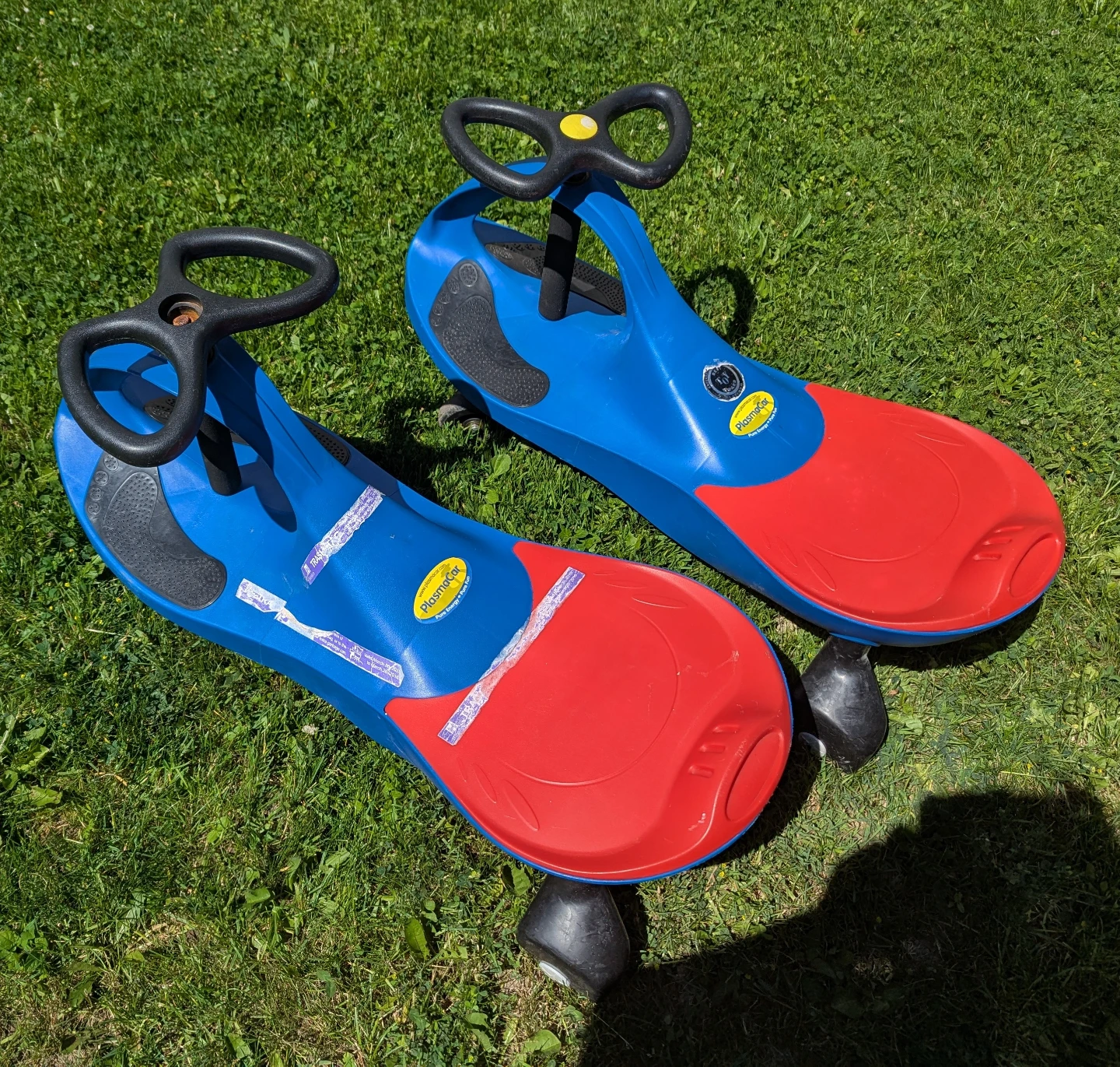 PlasmaCar Ride-On Toy (Blue/Red) - Set of 2