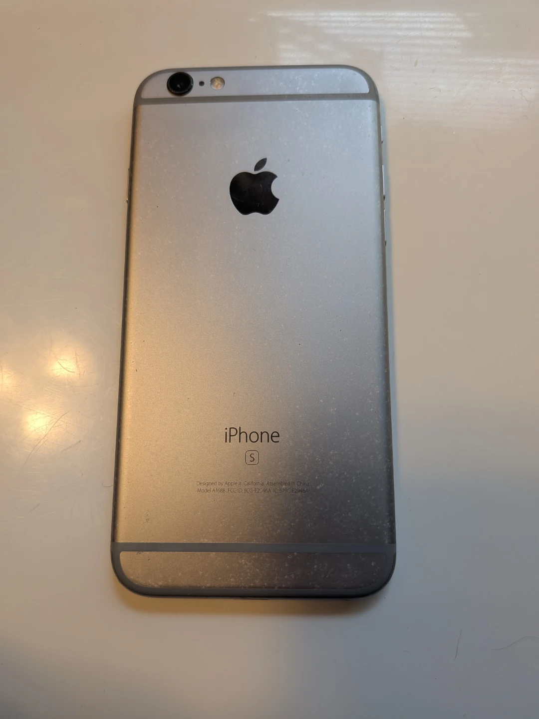 iPhone 6S 32GB with new battery - photo 2