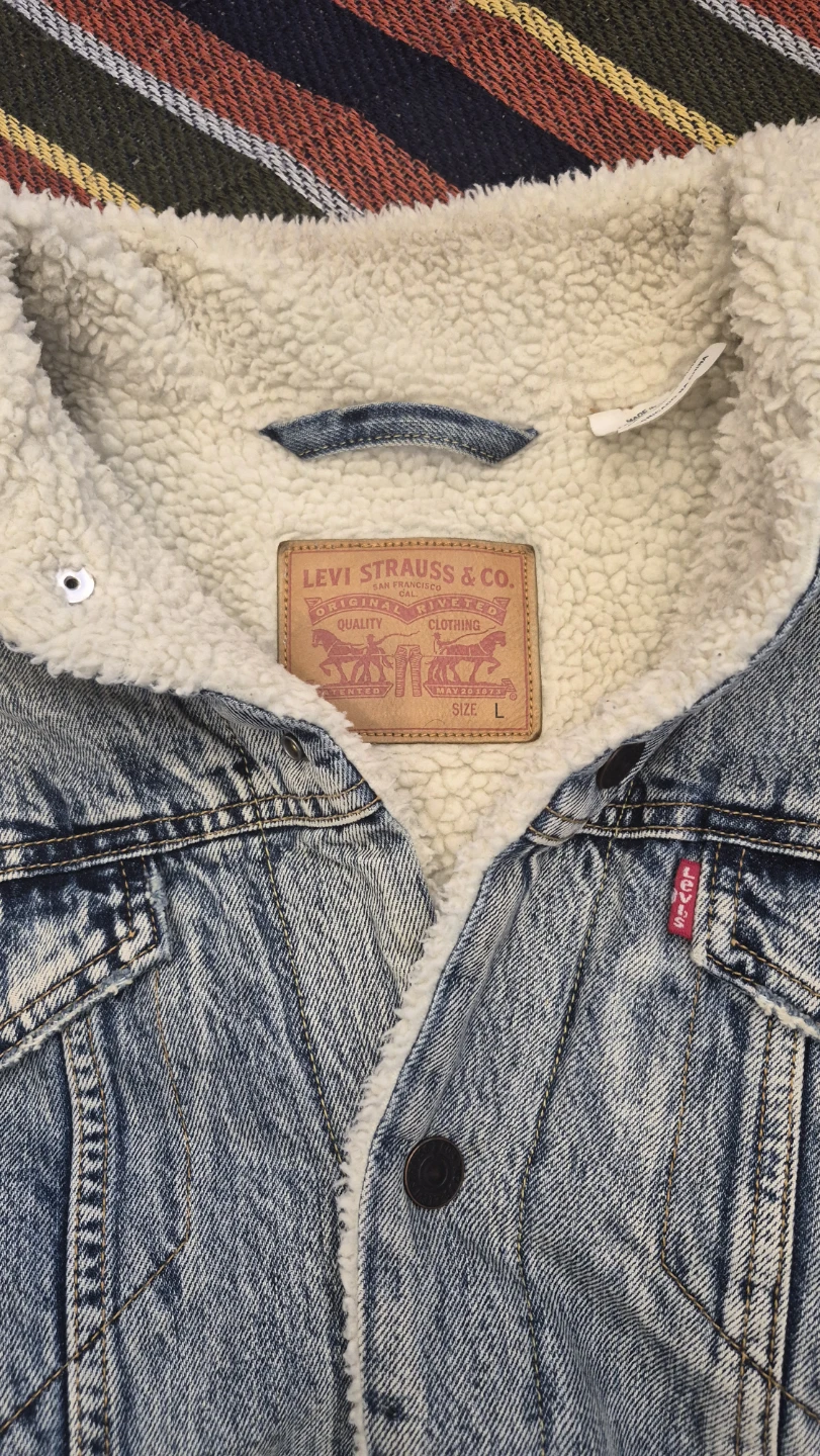 Levi Strauss & Co. Sherpa Lined Denim Jacket - Size L - photo 2