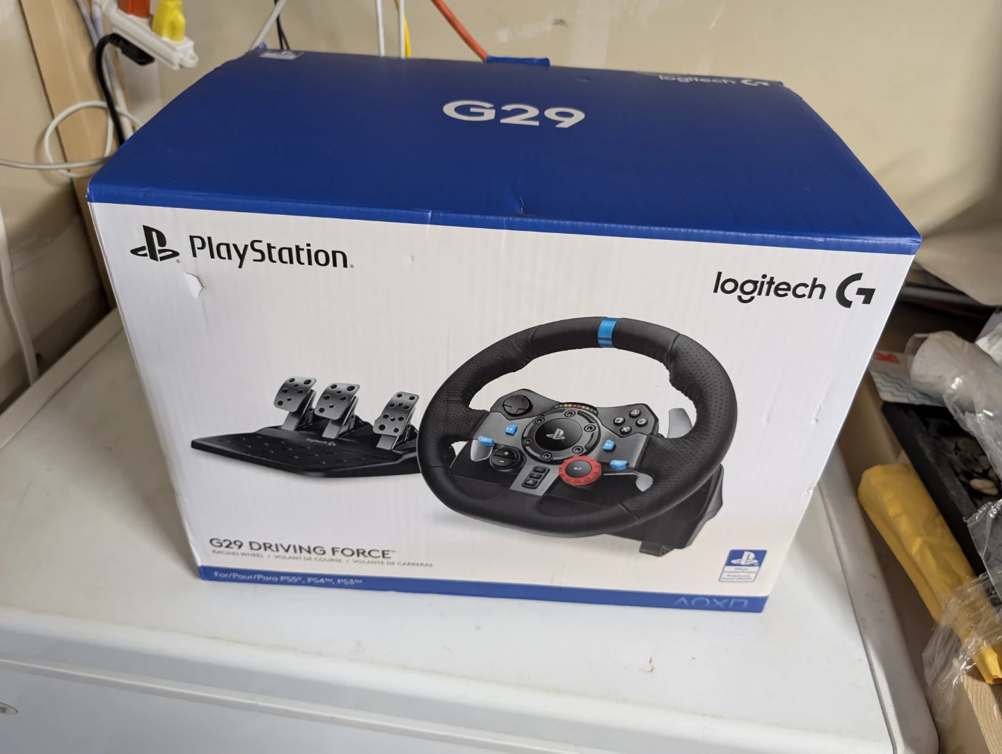 Brand new- Logitech G29 Driving Force Racing Wheel & Pedals