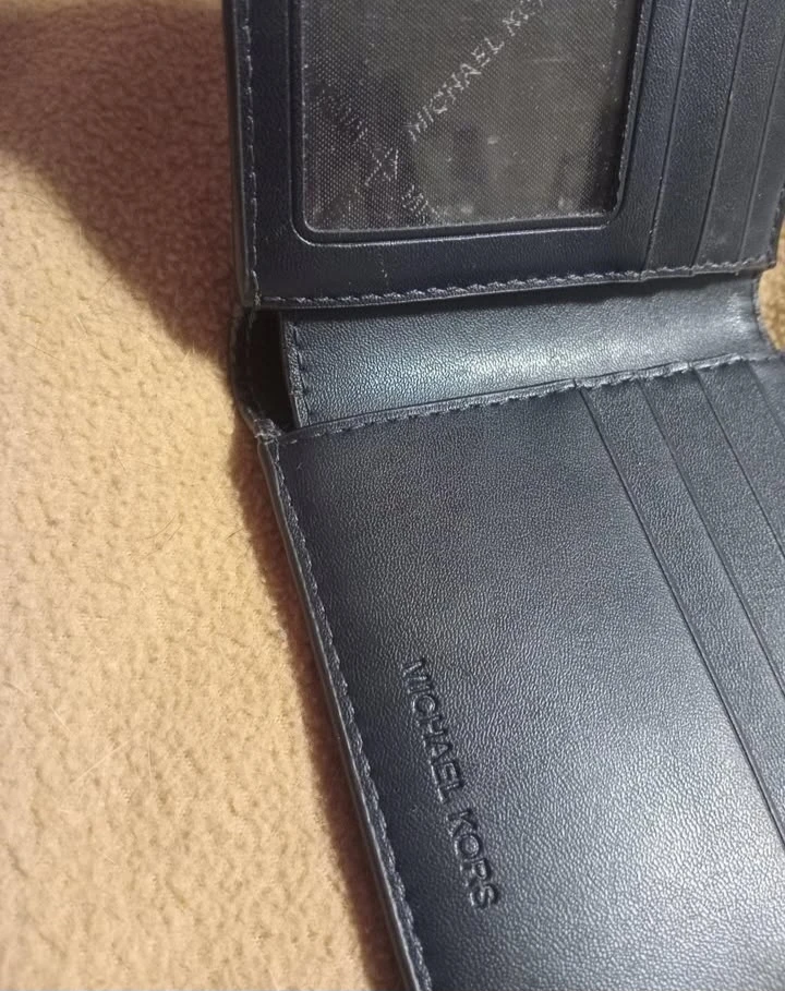 Michael Kors Bifold Wallet - photo 3