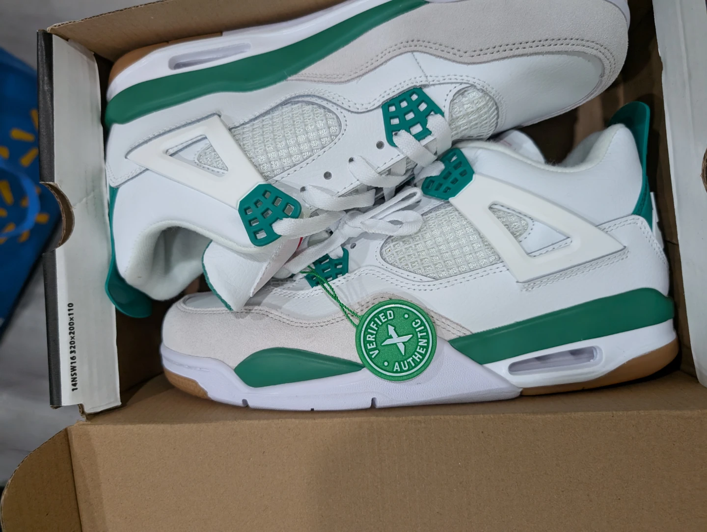 Air Jordans SB pine green