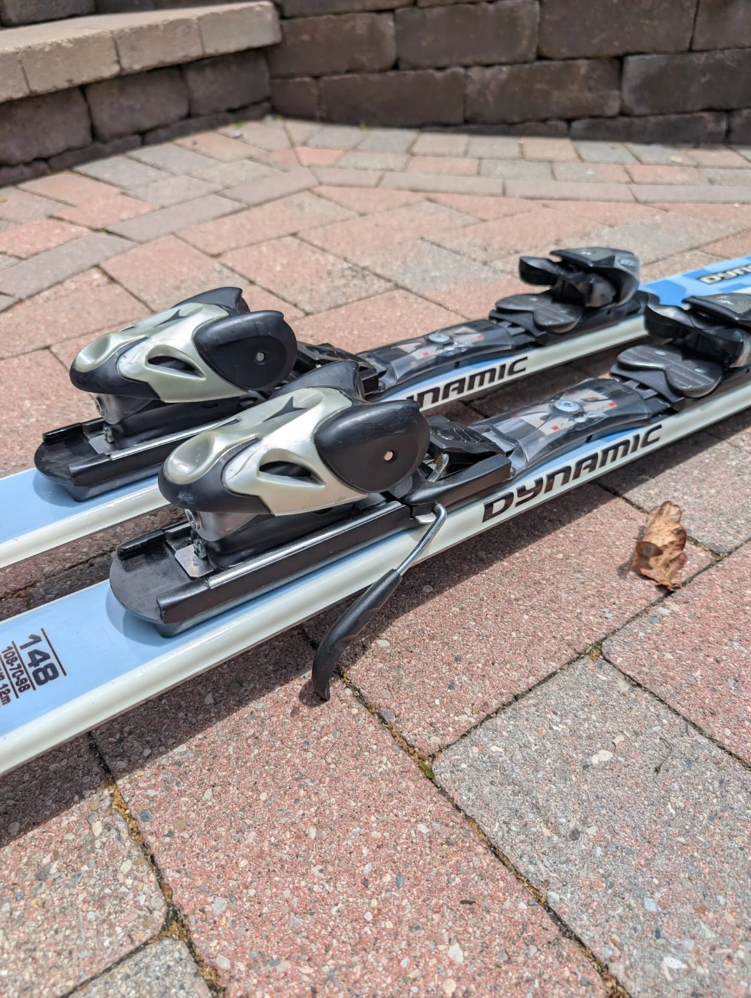 Dynamic VR01 Skis with Atomic Bindings - 148cm - photo 3