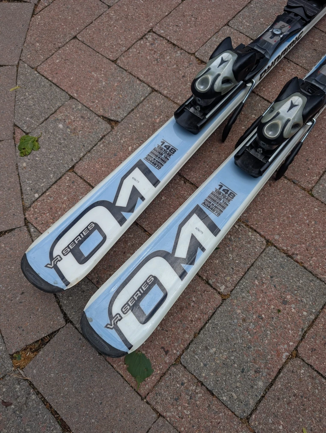 Dynamic VR01 Skis with Atomic Bindings - 148cm - photo 4