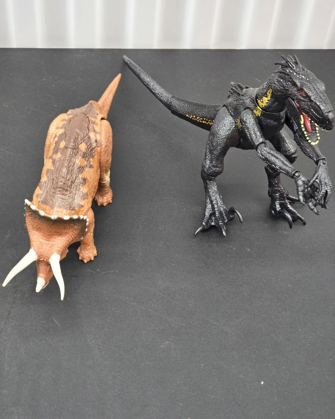 Jurassic World Dinosaur Action Figures - photo 3