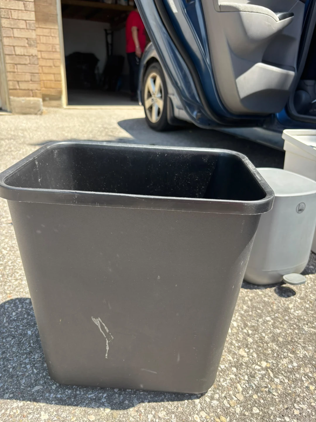 Garbage bins - photo 3