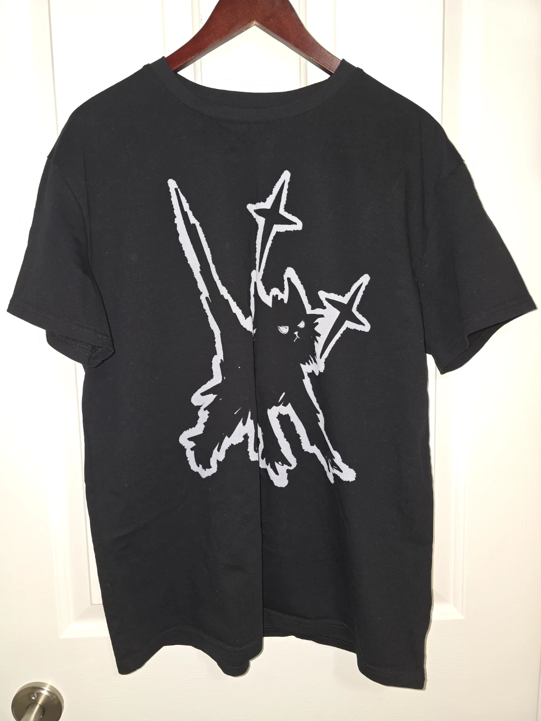 BRAND NEW GRAPHIC T-SHIRT with Cat and Stars