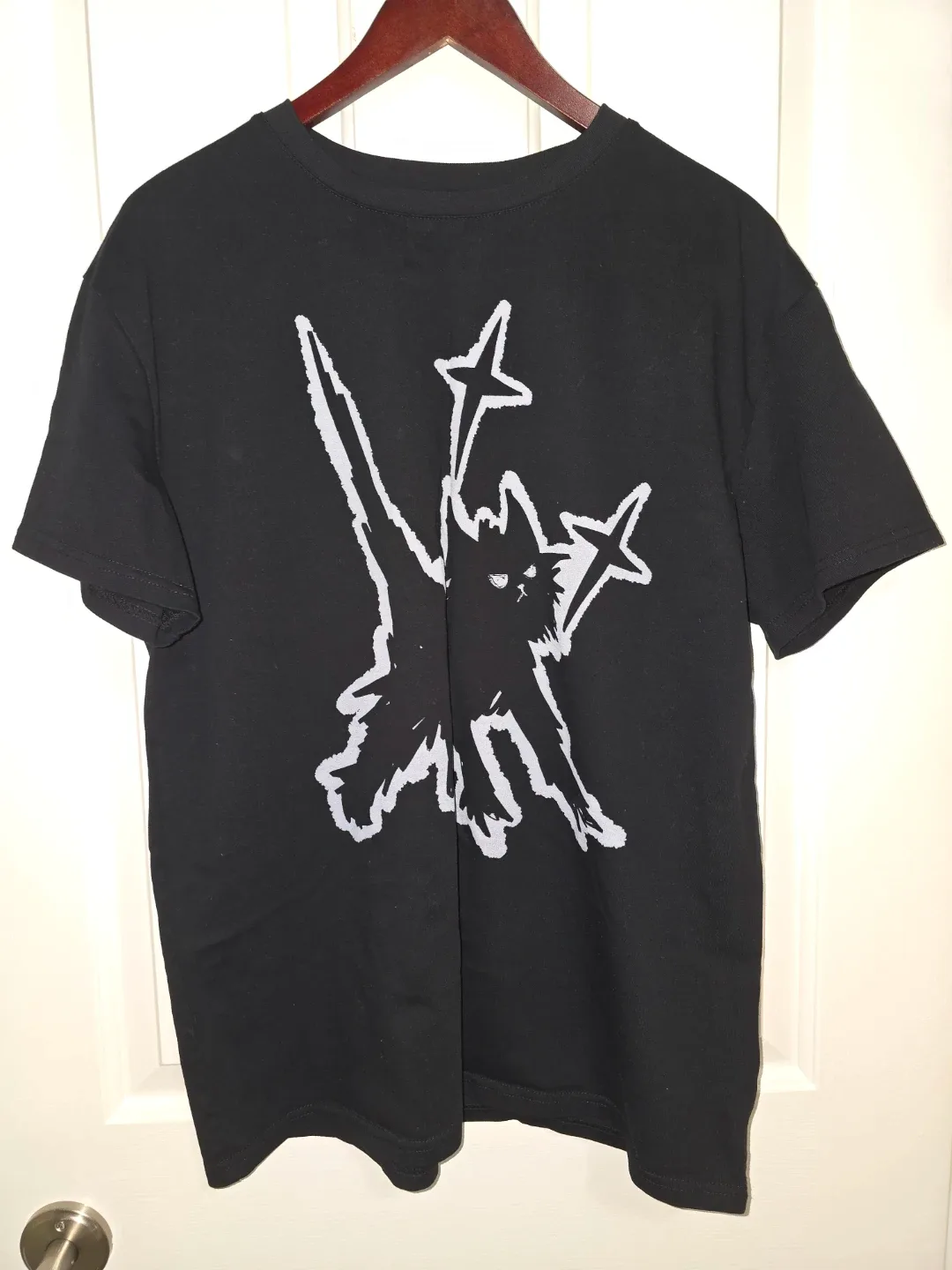 BRAND NEW GRAPHIC T-SHIRT with Cat and Stars