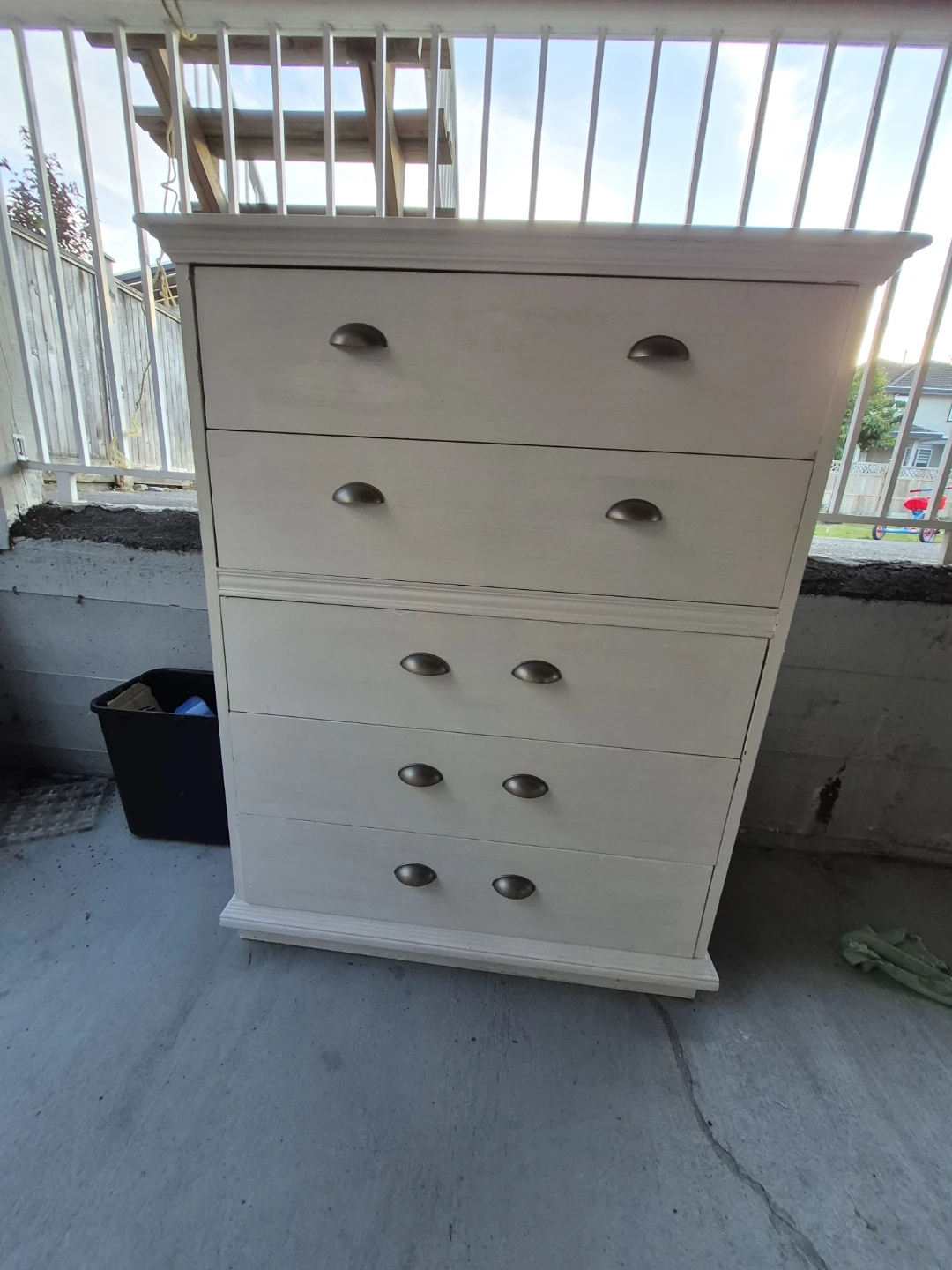Cream 5-Drawer Dresser