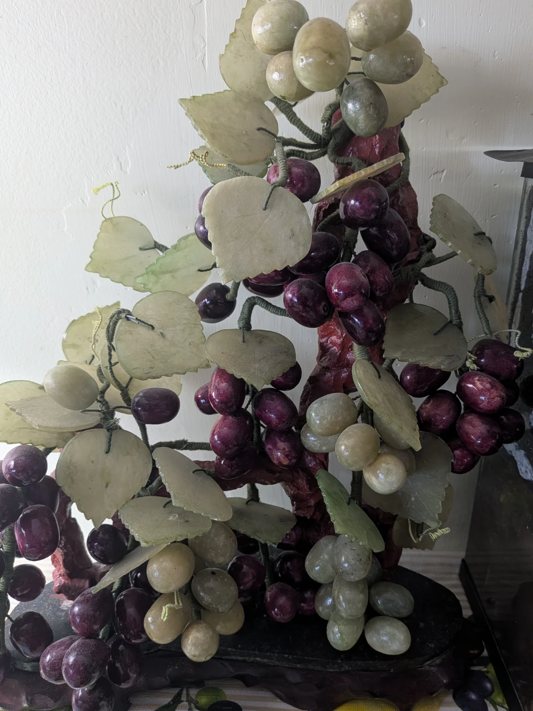Jade Grape Vine Decorative Piece