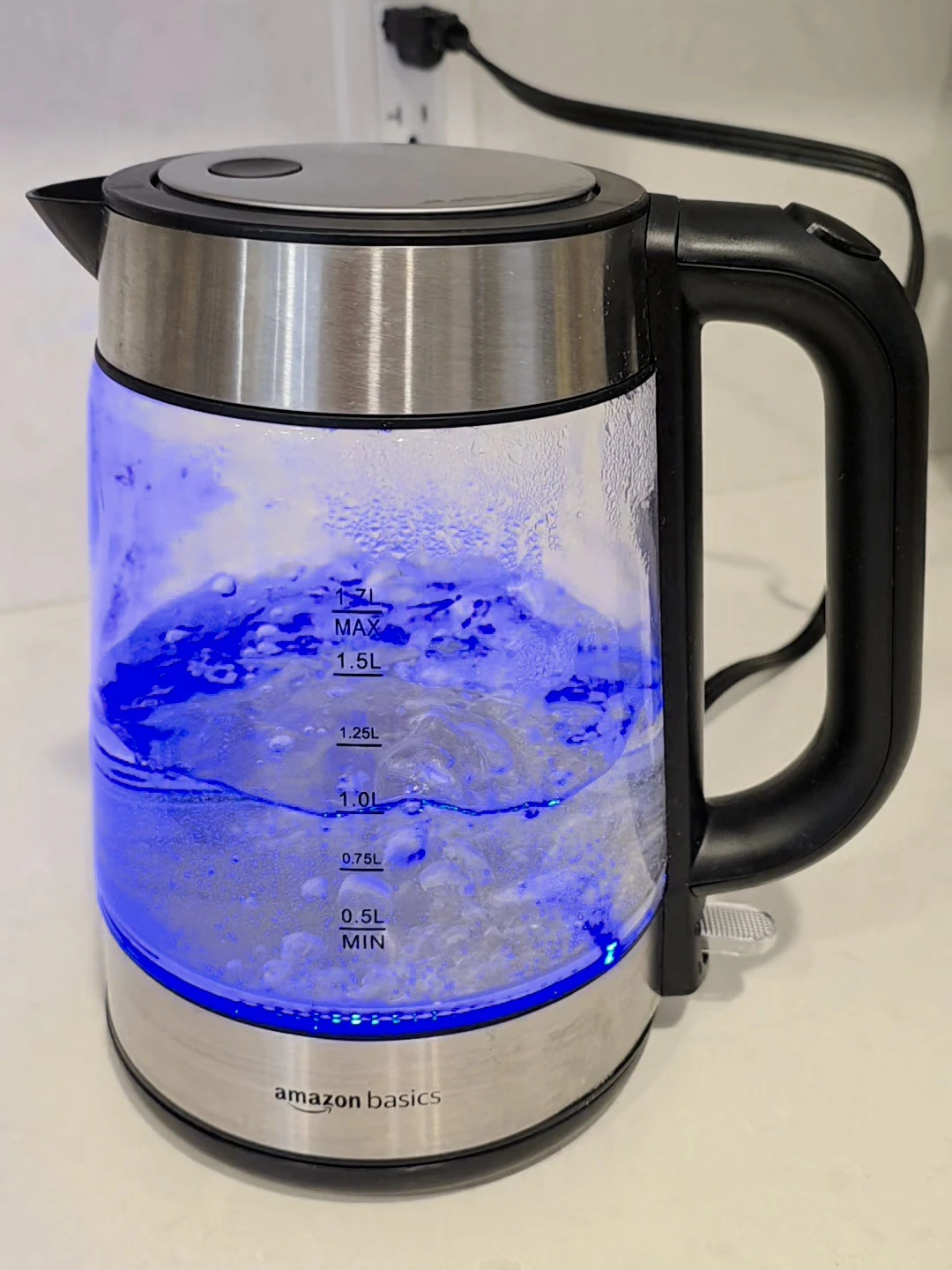 [Moving Sale]  Amazon Basics 1.7L Electric Kettle/Bouilloire