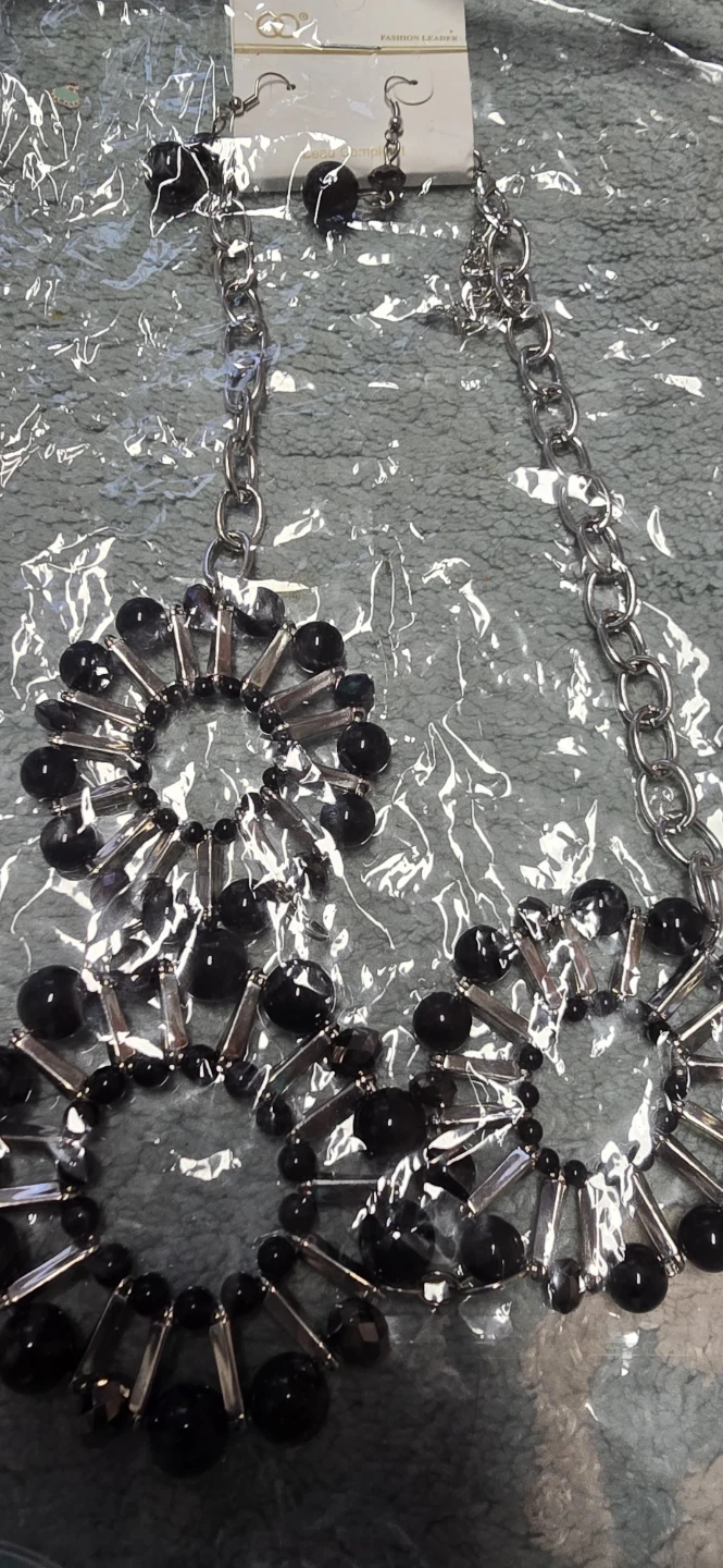 ⚽️each $3Fashion Statement Necklace and Earring Set - photo 2