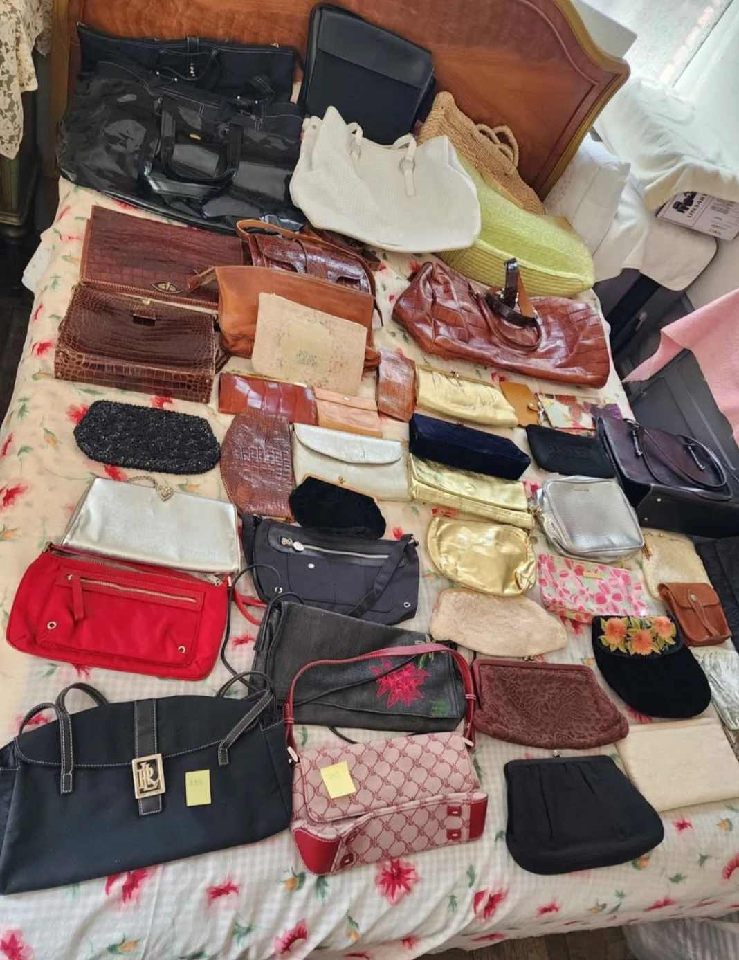 Clothes, shoes, handbags - photo 4