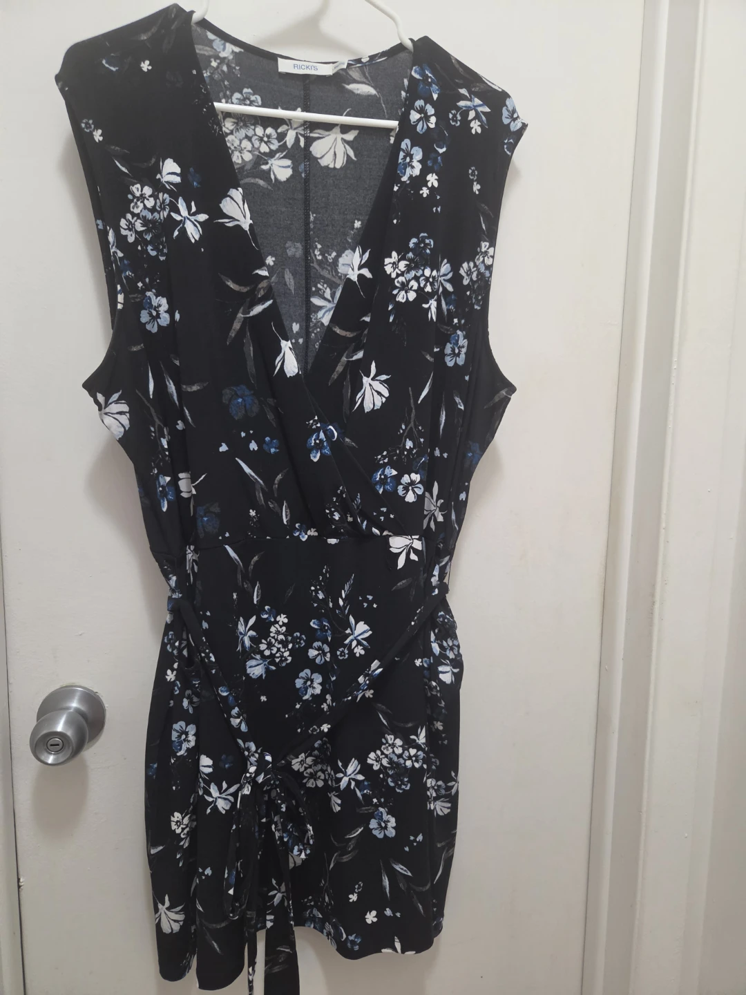 Ricki's Floral Wrap Top - XXL/TTG - photo 2