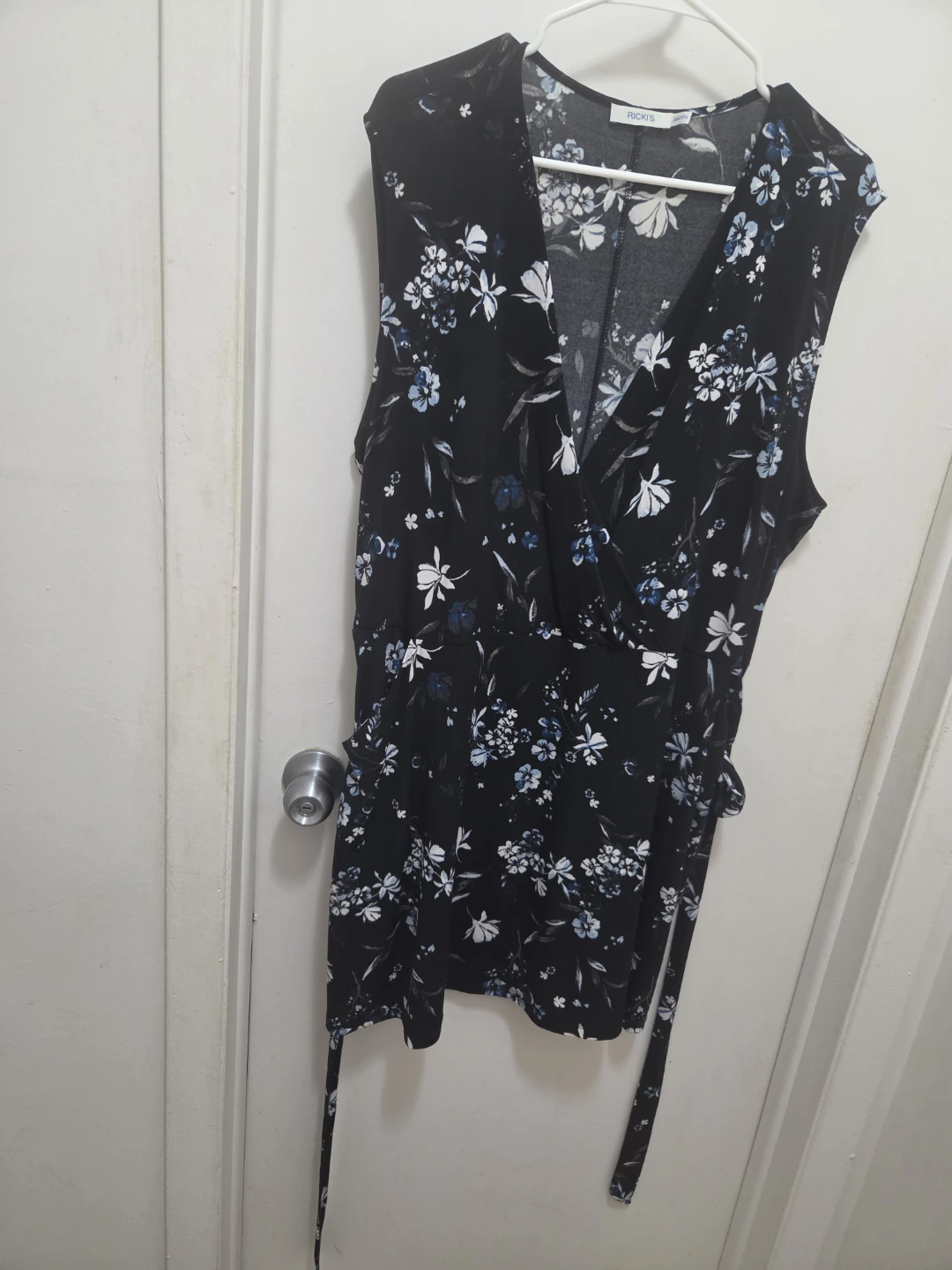 Ricki's Floral Wrap Top - XXL/TTG - photo 3