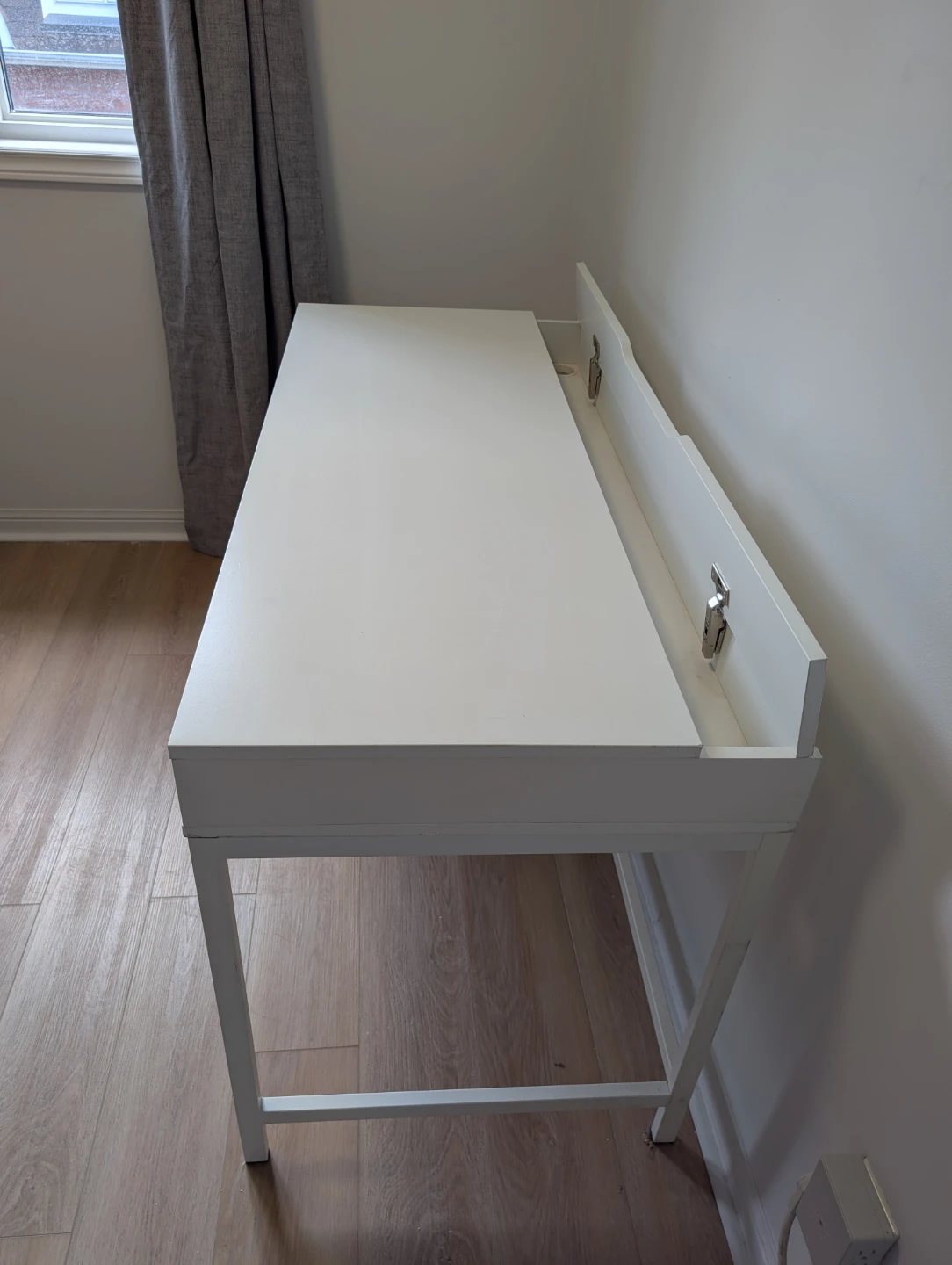 White Desk with 2 Drawers - photo 4