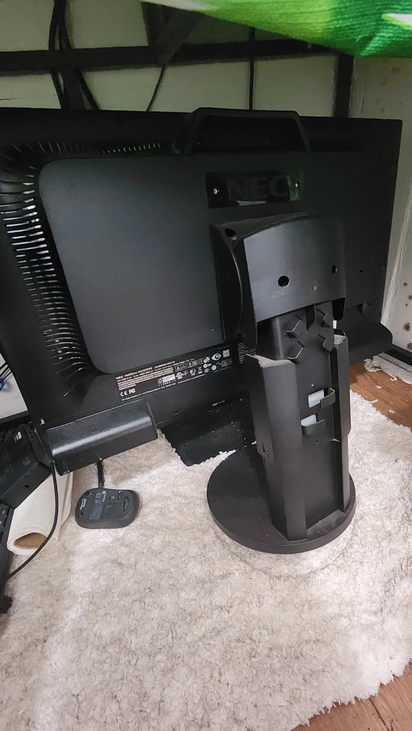 NEC and LG monitors - 50 for both - photo 2