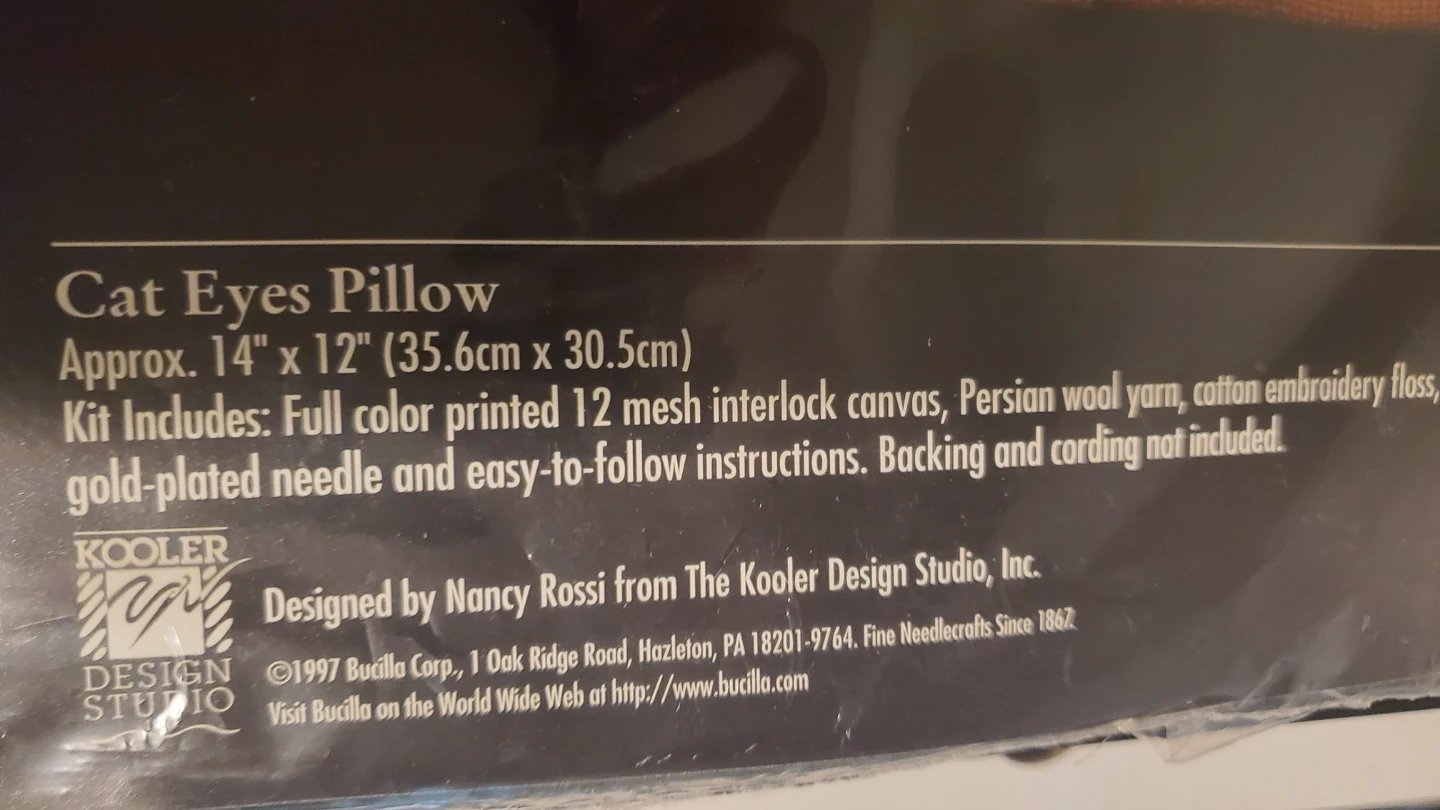Kooler Design Studio Cat Eyes Pillow Needlepoint Kit - photo 2