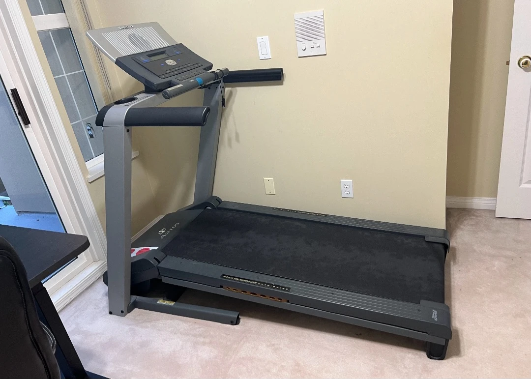 NORDICTRACK THREADMILL - photo 2