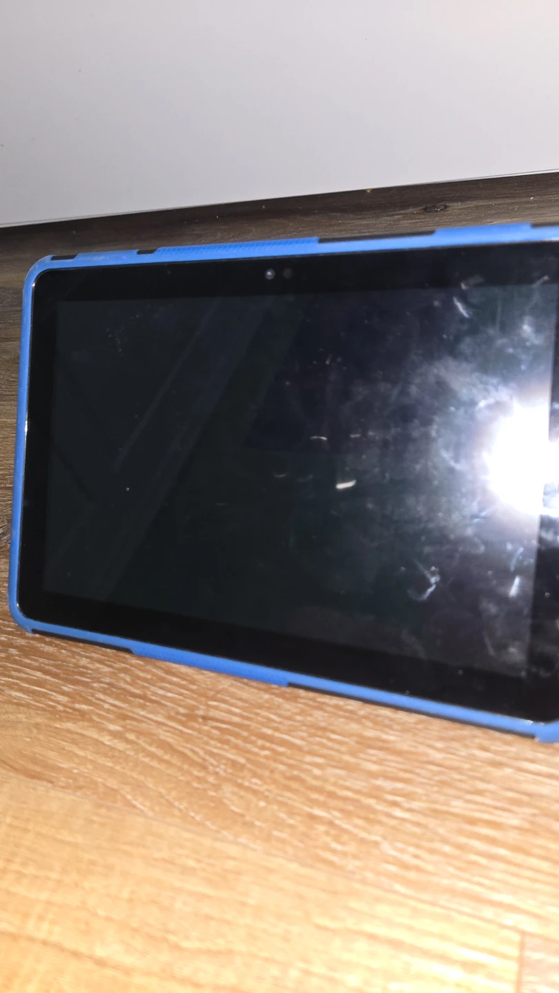 Amazon Kindle e-reader with Blue Case