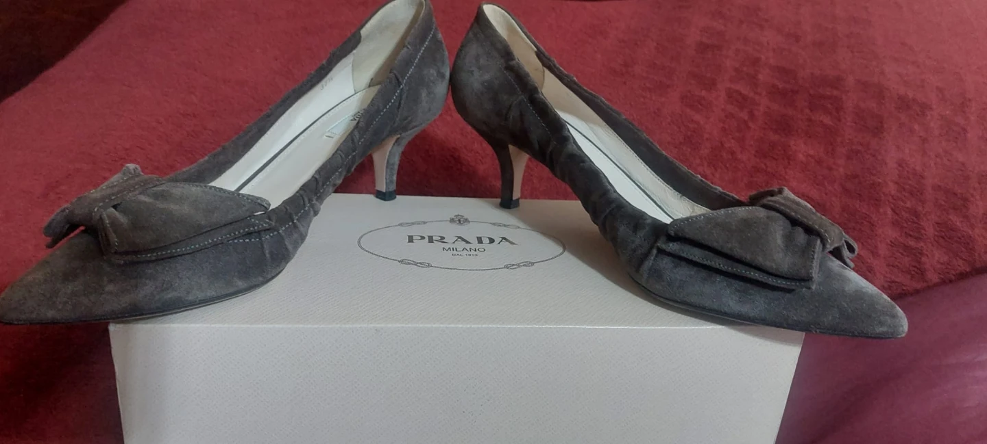 Prada Grey Suede Bow Heels - Size 37.5⚽