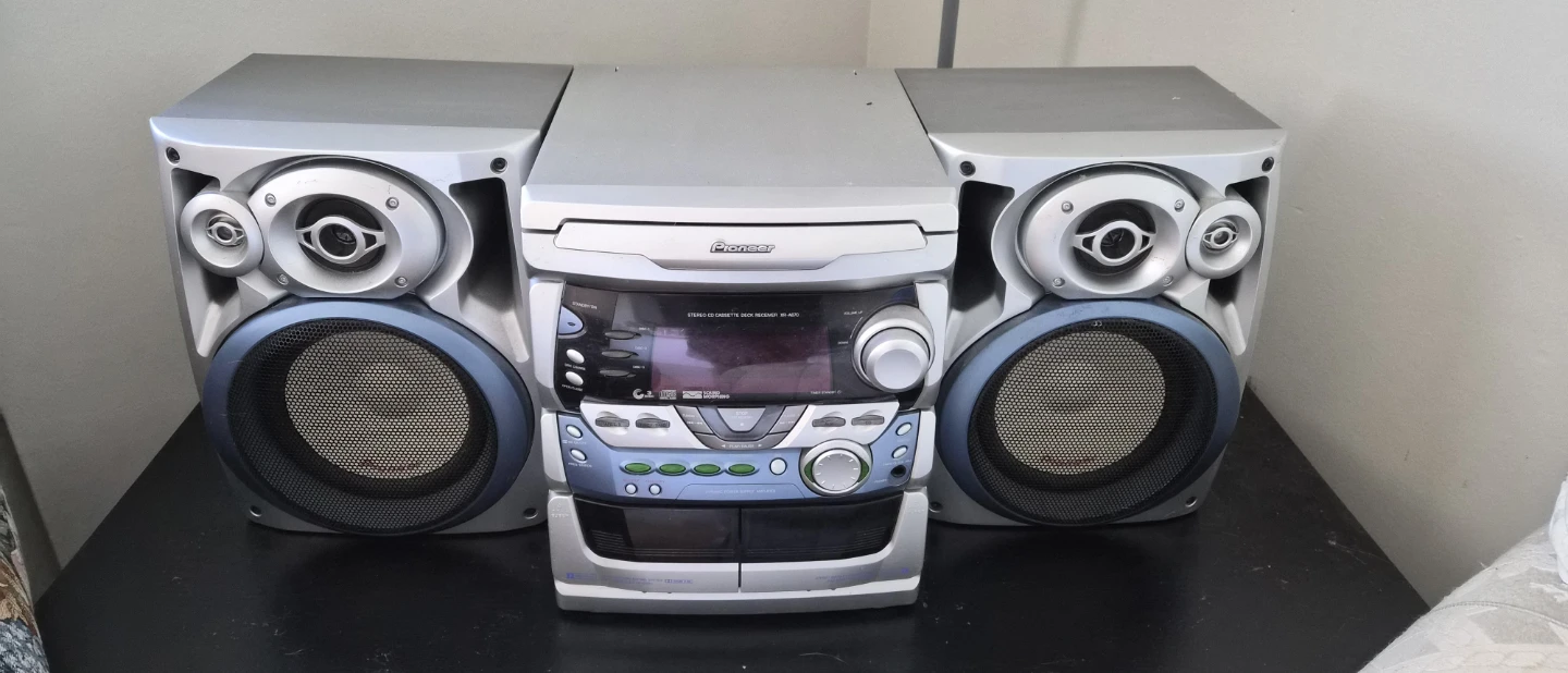 Pioneer Stereo System CD Cassette Receiver XR-AD70