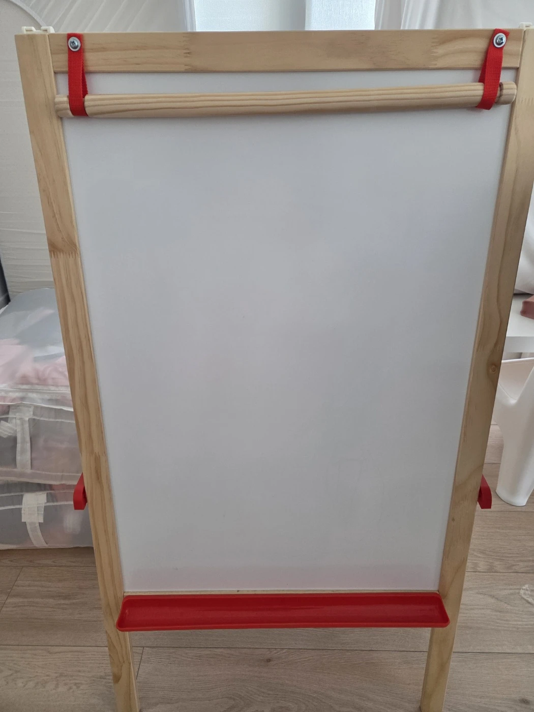 Ikea Easel, 2 table, 3 chairs - photo 2