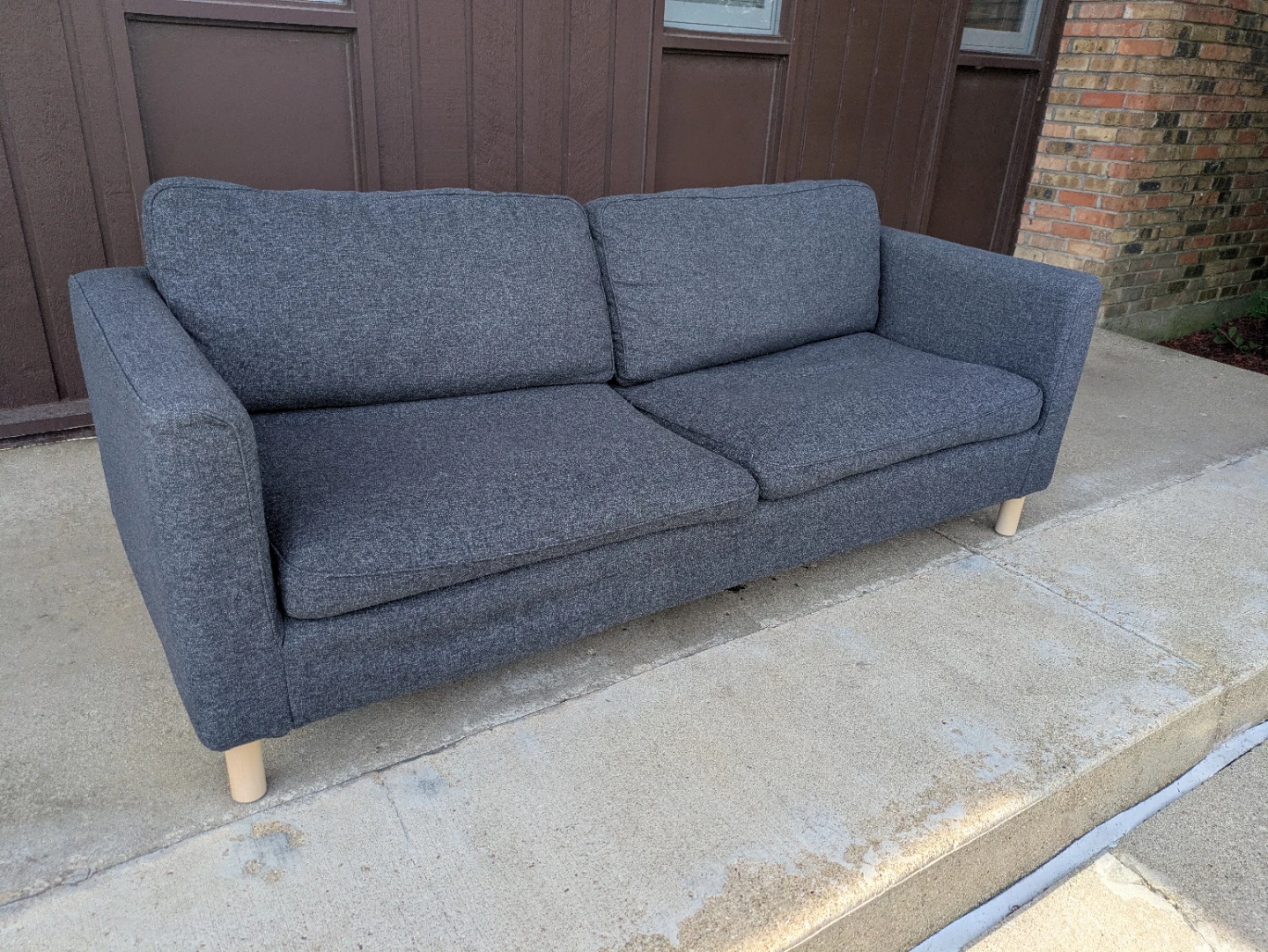 Couch - free delivery