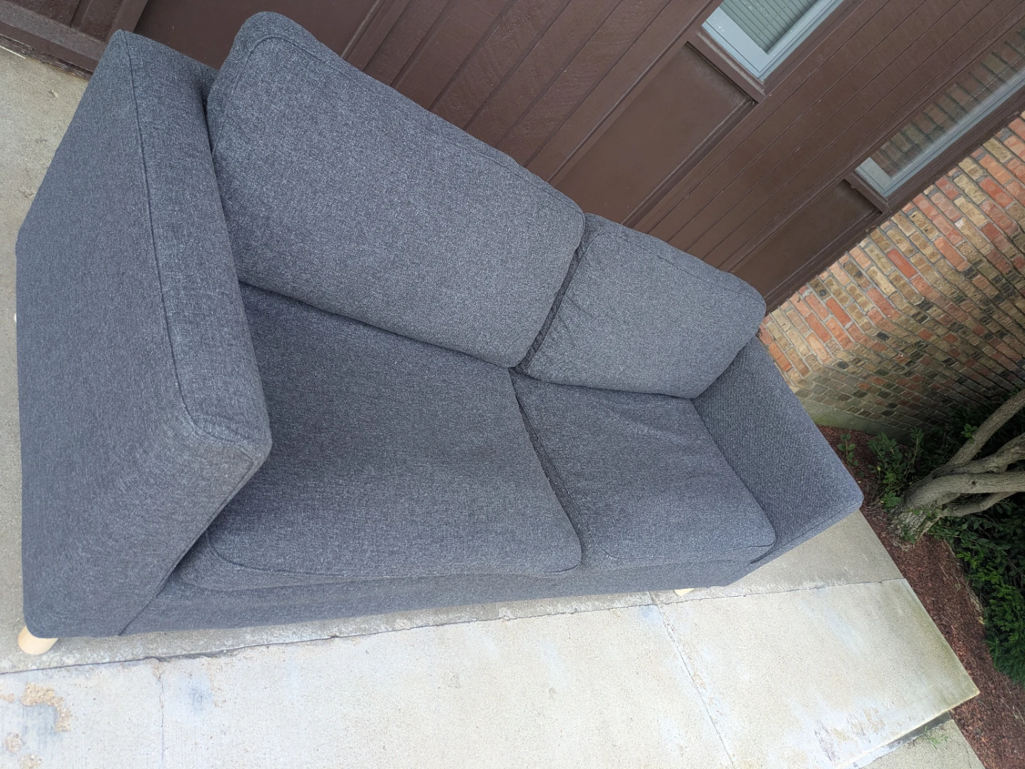 Couch - free delivery - photo 4