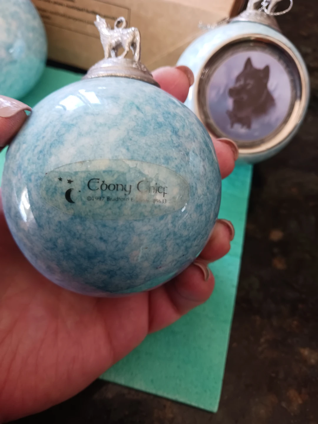 Ebony Chief Wolf Ornament - photo 5