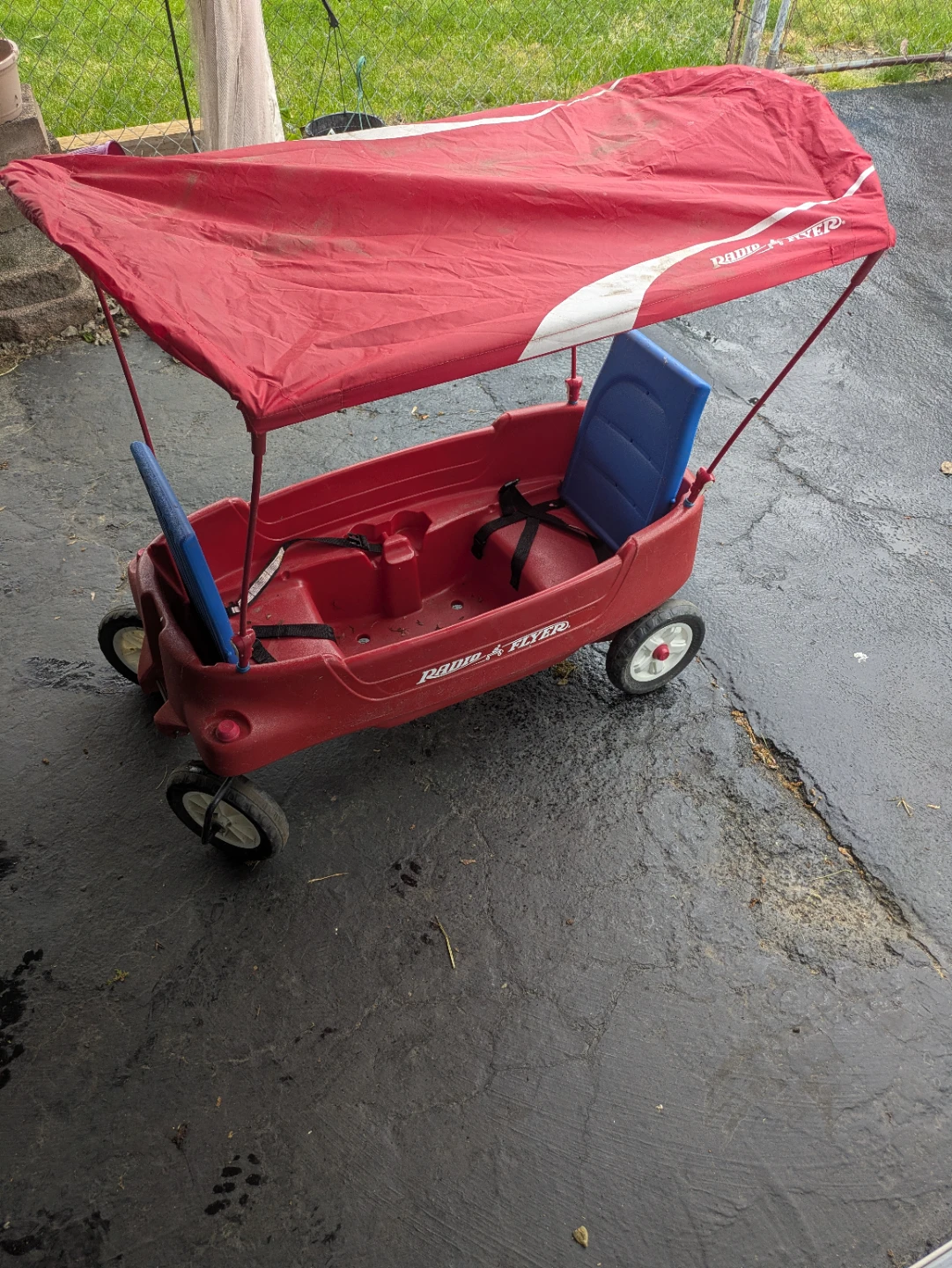 Radio Flyer All-Terrain Wagon with Canopy