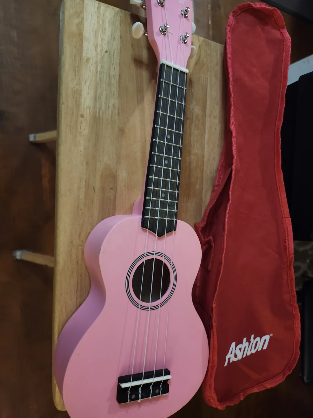 Pink Ukulele with Red Gig Bag - photo 2