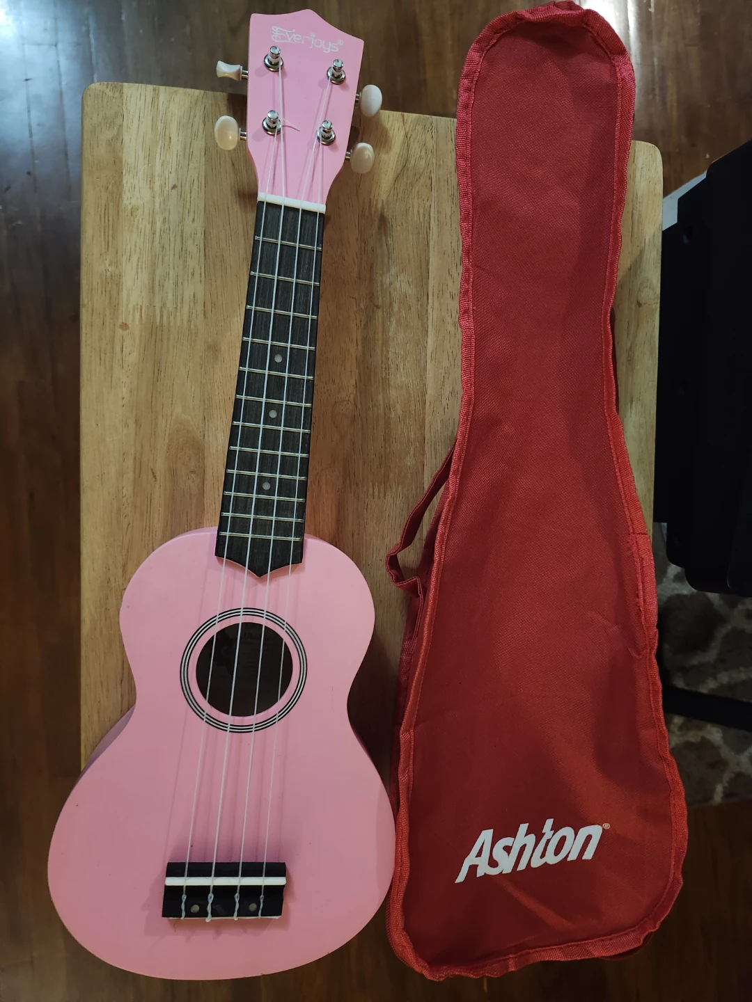 Pink Ukulele with Red Gig Bag - photo 4