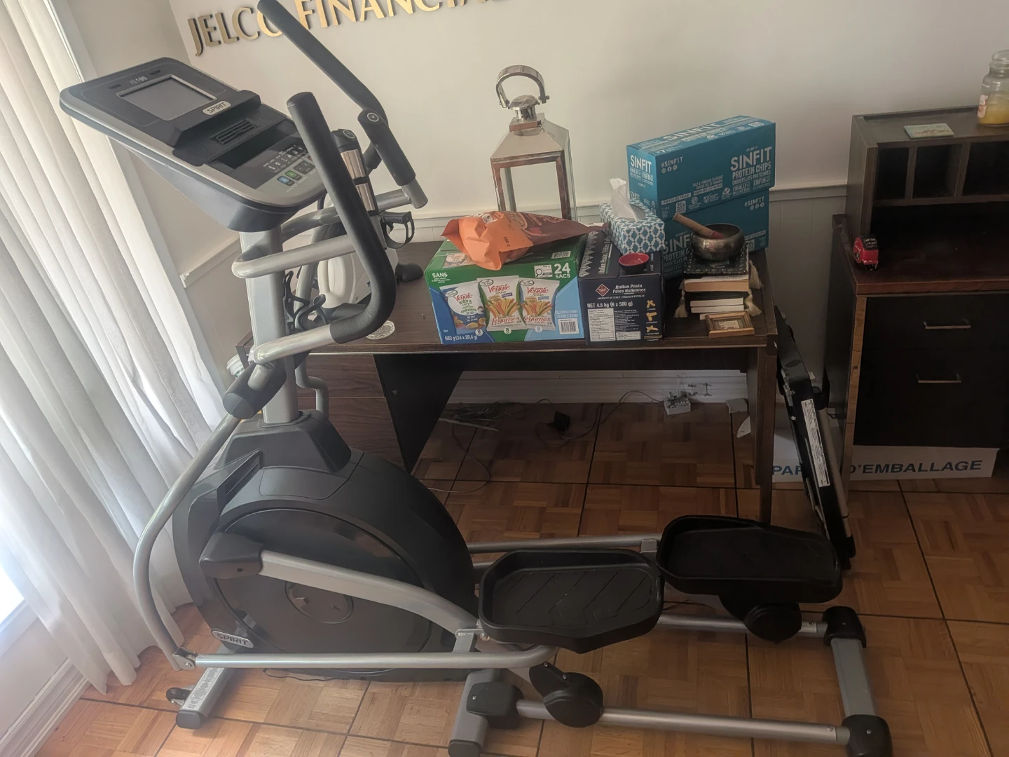 Spirit XE195 Elliptical Trainer