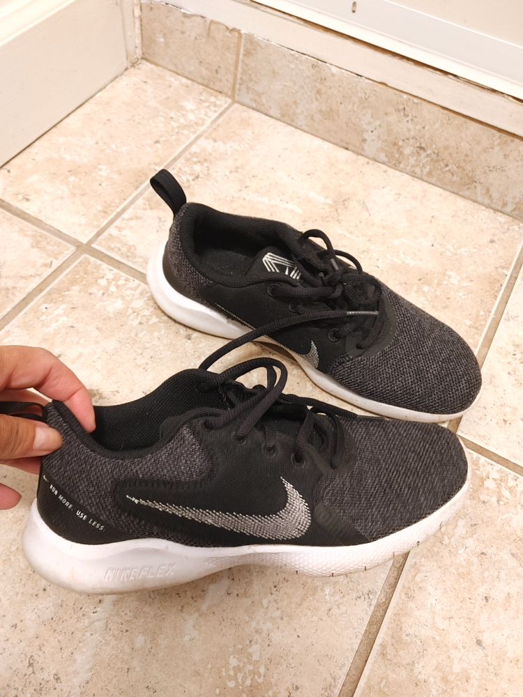 Women's Nike Flex Running Shoes size 8