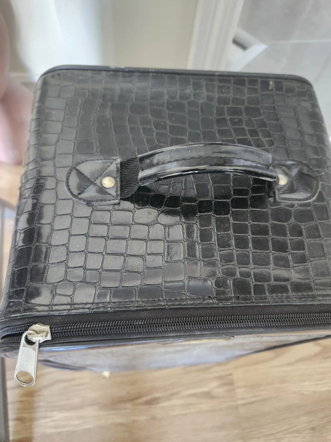 Adolfo Design Cosmetic Train Case with Mannequin Head - photo 3