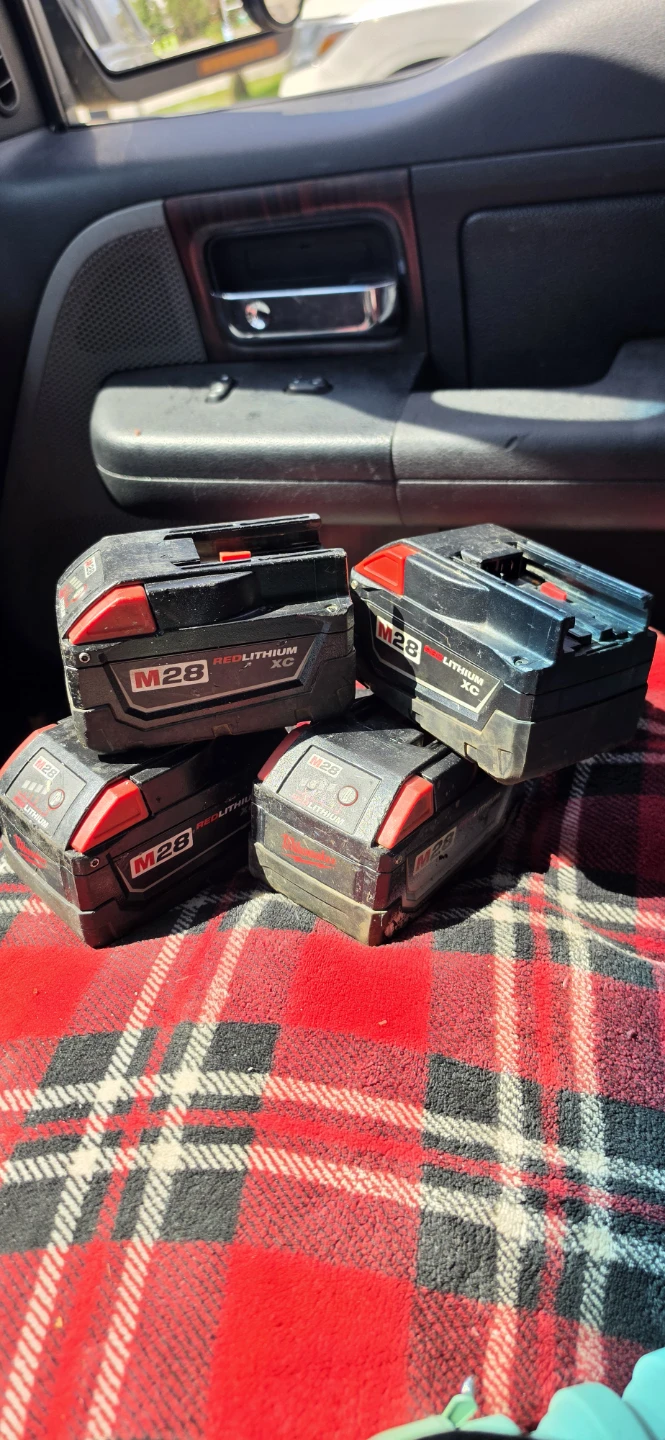 Milwaukee M28 RedLithium XC Batteries (4-Pack)