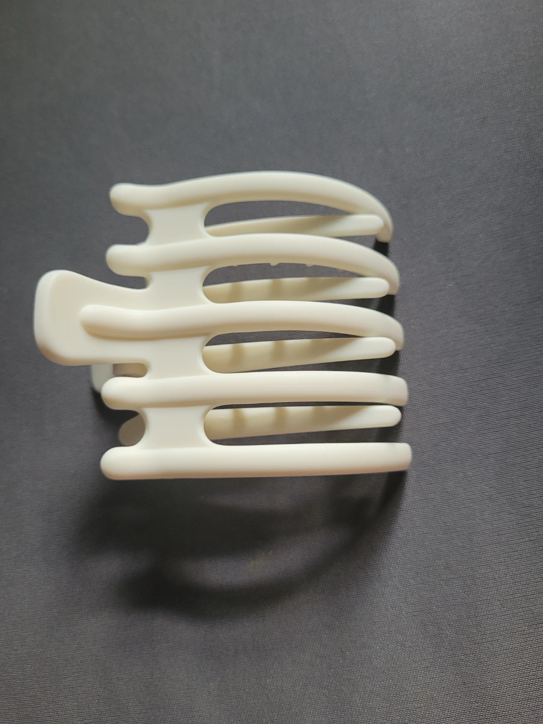 White Claw Clip Hair Accessory