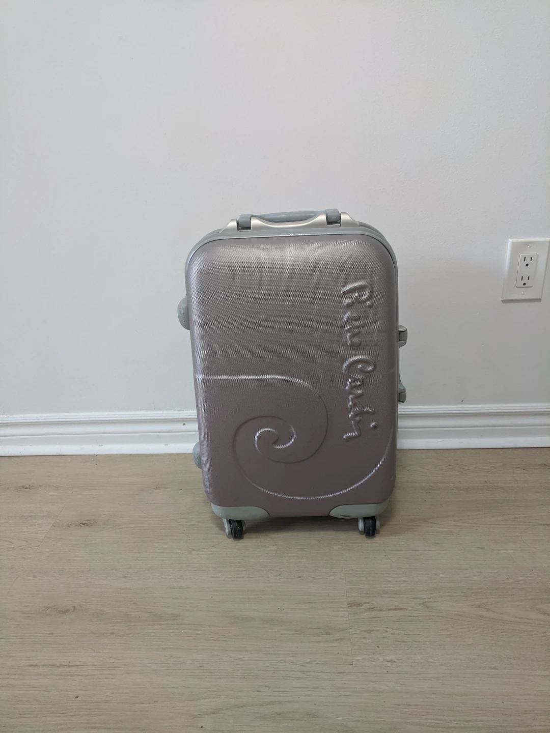 Pierre Cardin Spinner Suitcase