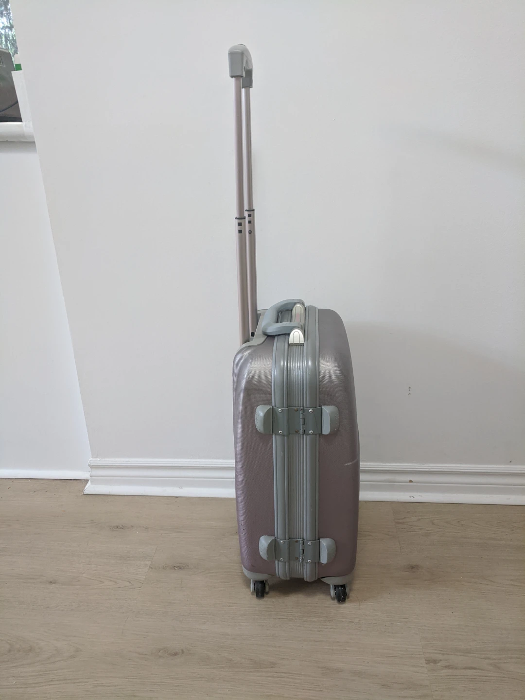 Pierre Cardin Spinner Suitcase - photo 2